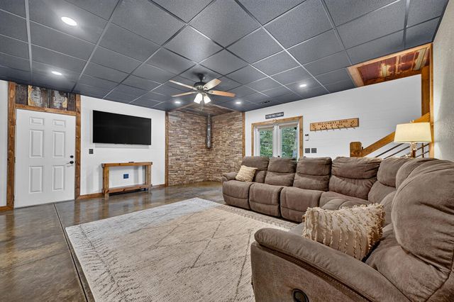 185 Pine Lane, Mineral Bluff, GA 30559