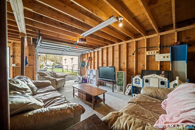 75 Garland Street, Springfield, MA 01118