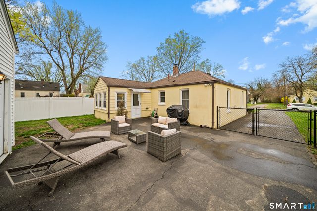 75 Garland Street, Springfield, MA 01118