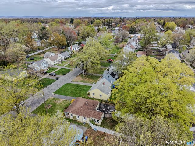 75 Garland Street, Springfield, MA 01118