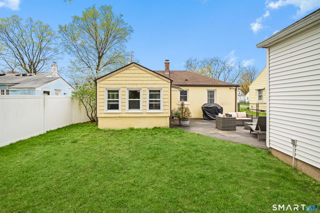 75 Garland Street, Springfield, MA 01118