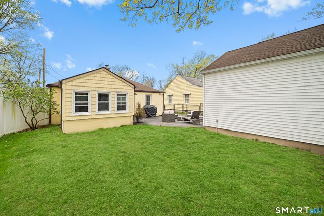 75 Garland Street, Springfield, MA 01118