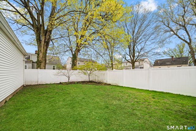 75 Garland Street, Springfield, MA 01118