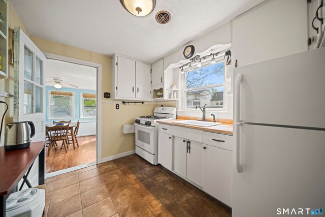 75 Garland Street, Springfield, MA 01118