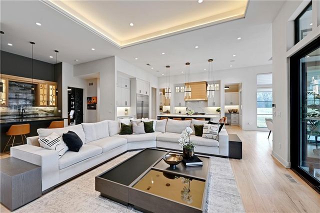 21100 W 105th Street, Olathe, KS 66061