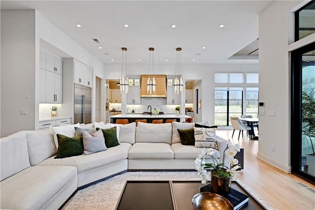 21100 W 105th Street, Olathe, KS 66061