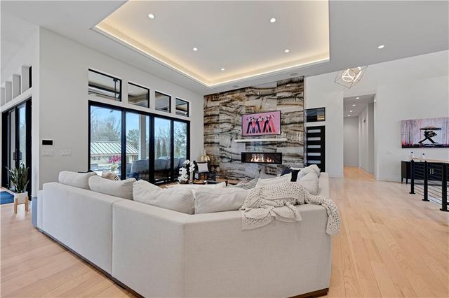 21100 W 105th Street, Olathe, KS 66061