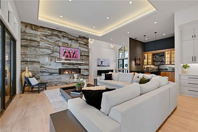 21100 W 105th Street, Olathe, KS 66061