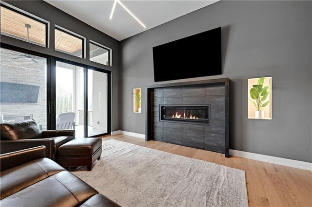 21100 W 105th Street, Olathe, KS 66061