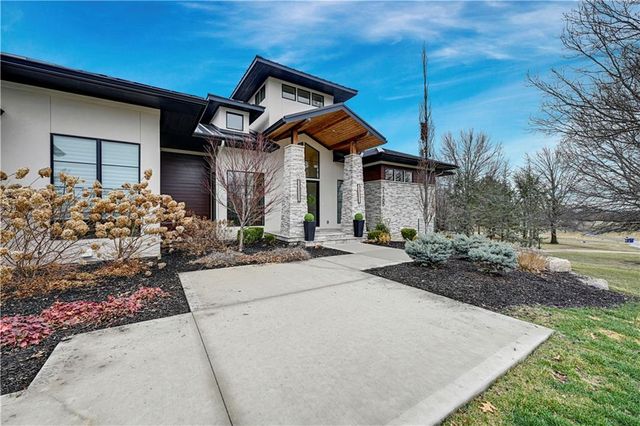 21100 W 105th Street, Olathe, KS 66061