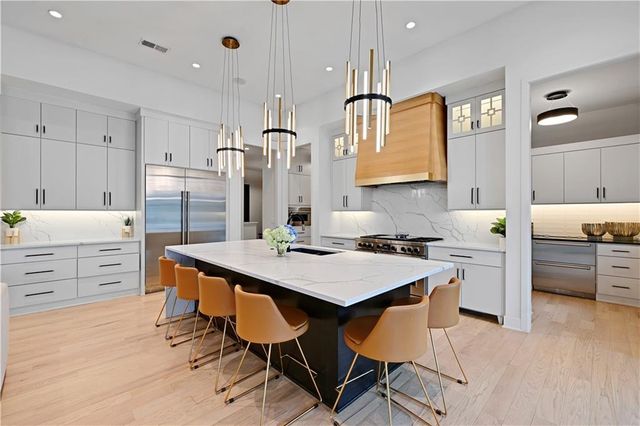 21100 W 105th Street, Olathe, KS 66061