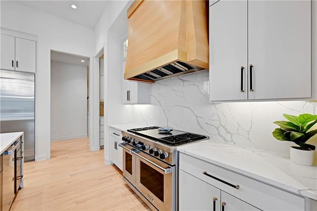 21100 W 105th Street, Olathe, KS 66061