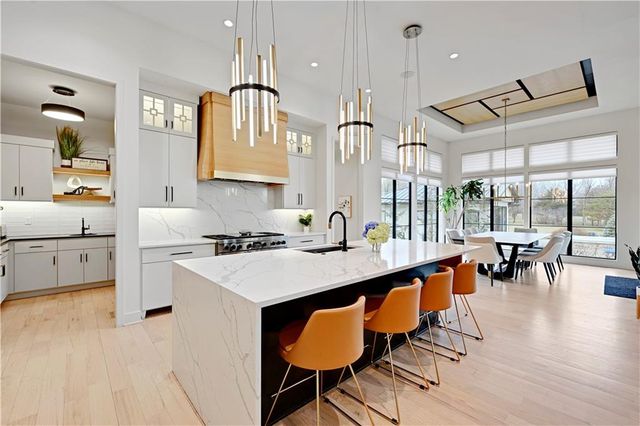 21100 W 105th Street, Olathe, KS 66061