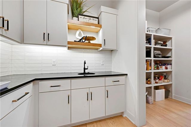 21100 W 105th Street, Olathe, KS 66061