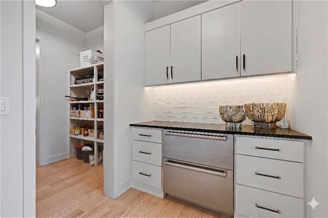 21100 W 105th Street, Olathe, KS 66061