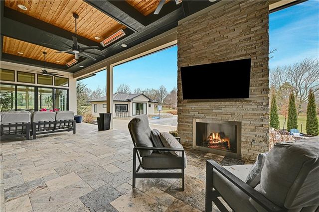 21100 W 105th Street, Olathe, KS 66061