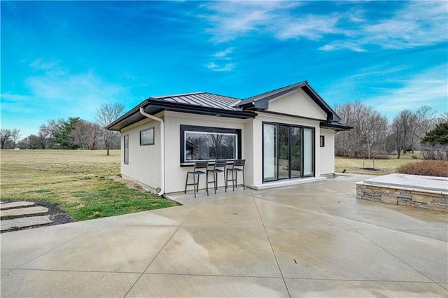 21100 W 105th Street, Olathe, KS 66061