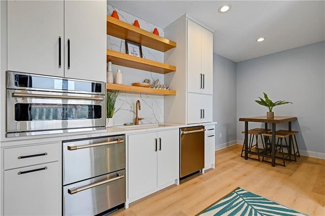 21100 W 105th Street, Olathe, KS 66061