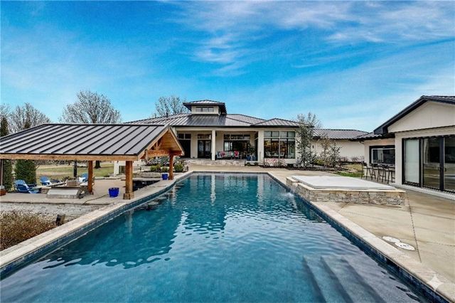 21100 W 105th Street, Olathe, KS 66061