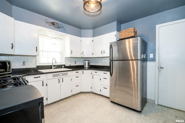 3113 N BIGELOW Street, Peoria, IL 61604