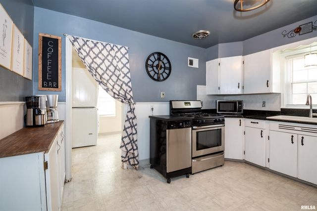 3113 N BIGELOW Street, Peoria, IL 61604