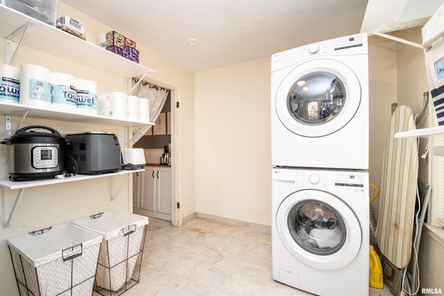 3113 N BIGELOW Street, Peoria, IL 61604