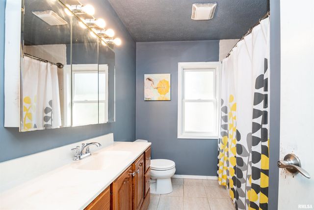 3113 N BIGELOW Street, Peoria, IL 61604