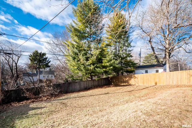 3113 N BIGELOW Street, Peoria, IL 61604