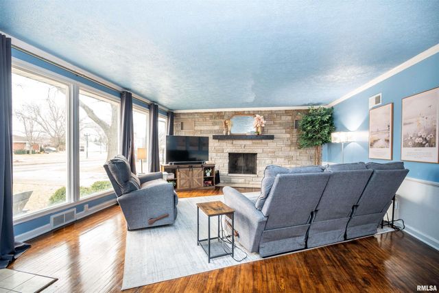 3113 N BIGELOW Street, Peoria, IL 61604