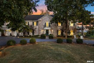 230 W DETWEILLER Drive, Peoria, IL 61615