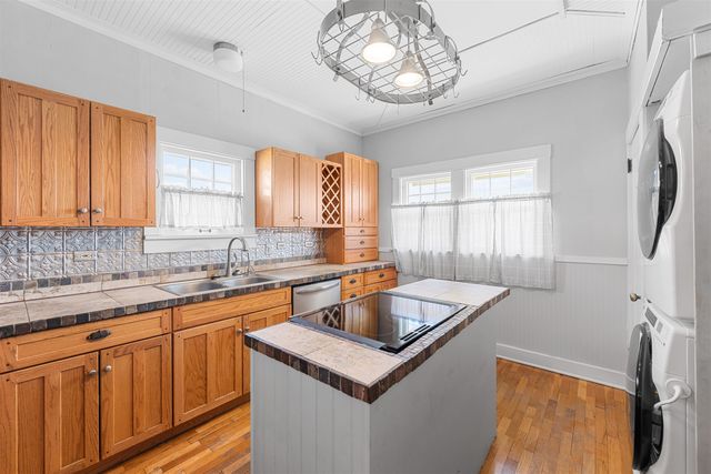 917 S Santa Fe, Salina, KS 67401