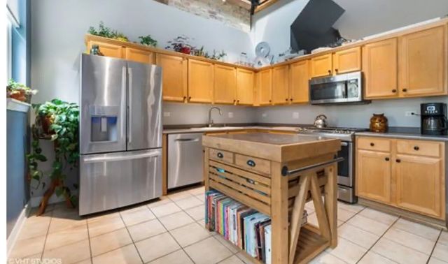 154 Leonard Wood South 213, Highland Park, IL 60035