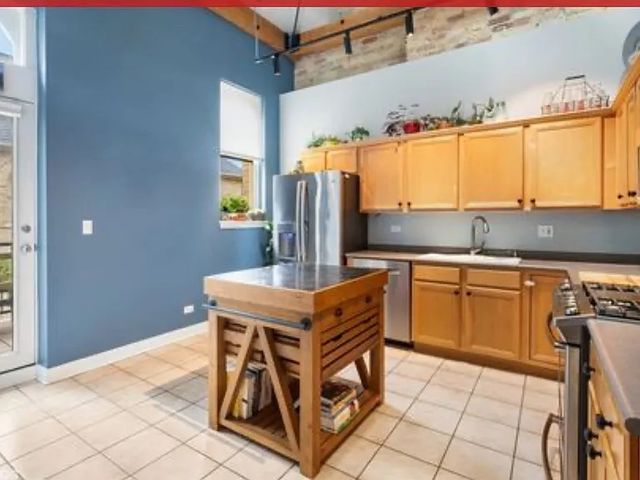 154 Leonard Wood South 213, Highland Park, IL 60035