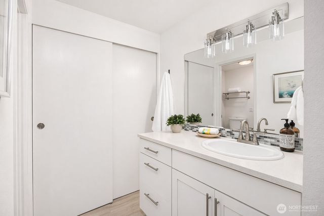9820 NE Beach Crest Drive, Bainbridge Island, WA 98110