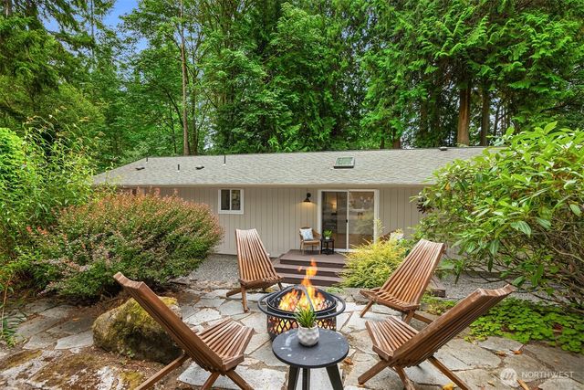 9820 NE Beach Crest Drive, Bainbridge Island, WA 98110