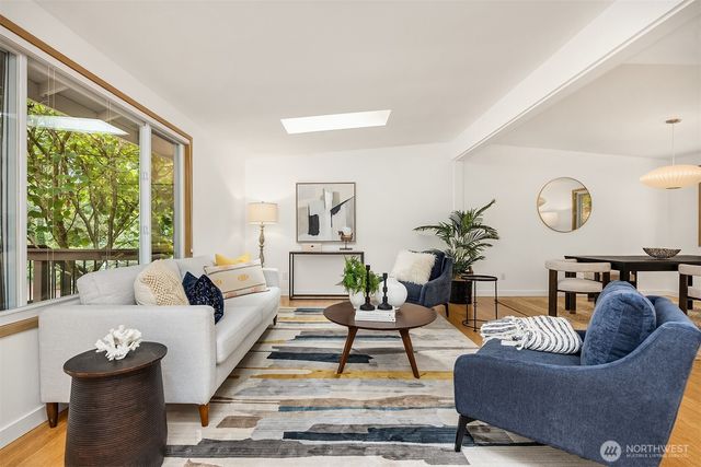 9820 NE Beach Crest Drive, Bainbridge Island, WA 98110