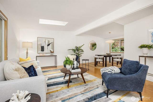9820 NE Beach Crest Drive, Bainbridge Island, WA 98110