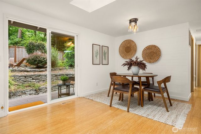 9820 NE Beach Crest Drive, Bainbridge Island, WA 98110