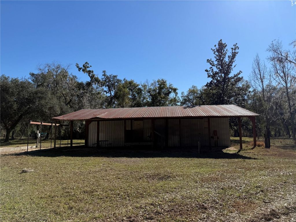 Image 5 of property listing at 18630 BRADSHAW ROAD, Dade City, FL 33523