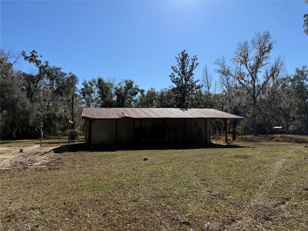 Image 6 of property listing at 18630 BRADSHAW ROAD, Dade City, FL 33523