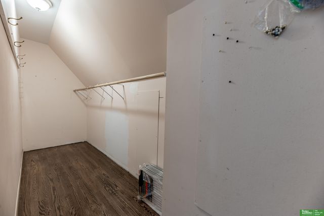 5810 Woolworth Avenue, Omaha, NE 68106