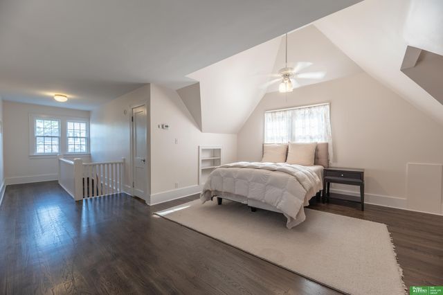 5810 Woolworth Avenue, Omaha, NE 68106