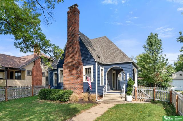 5810 Woolworth Avenue, Omaha, NE 68106