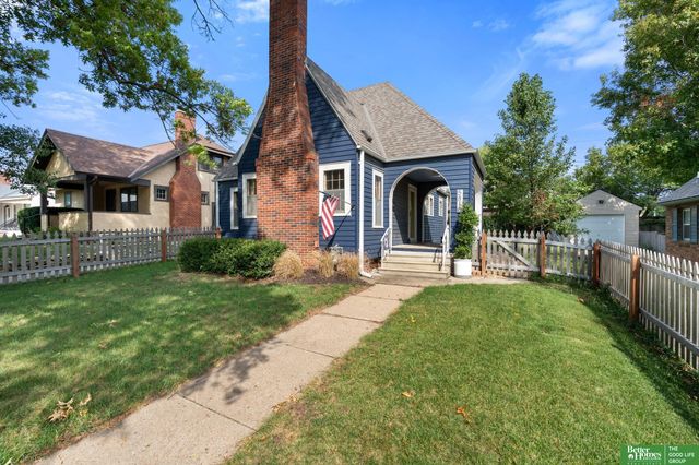 5810 Woolworth Avenue, Omaha, NE 68106