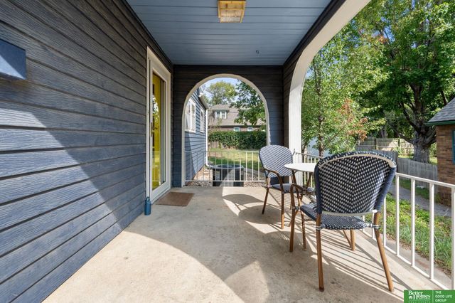 5810 Woolworth Avenue, Omaha, NE 68106