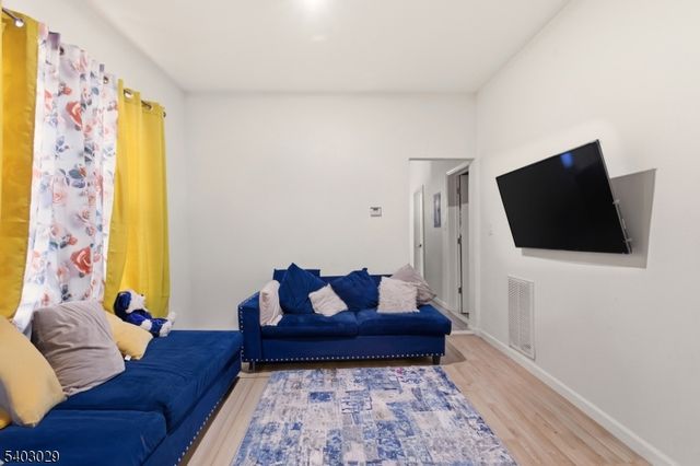 36 Tillinghast St, Newark City, NJ 07108