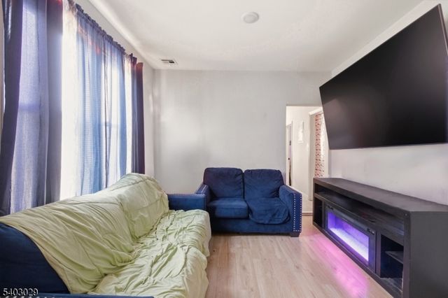 36 Tillinghast St, Newark City, NJ 07108