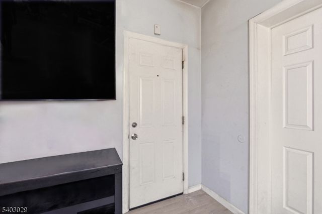 36 Tillinghast St, Newark City, NJ 07108