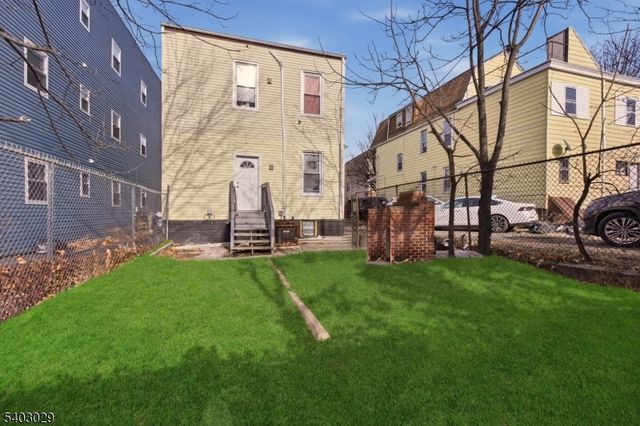 36 Tillinghast St, Newark City, NJ 07108