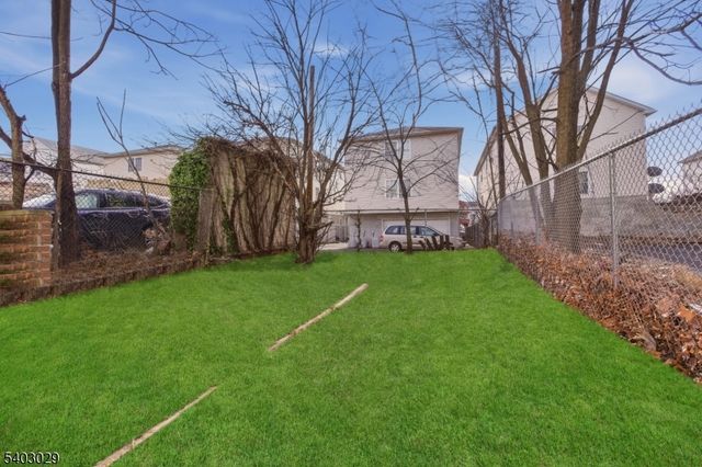 36 Tillinghast St, Newark City, NJ 07108